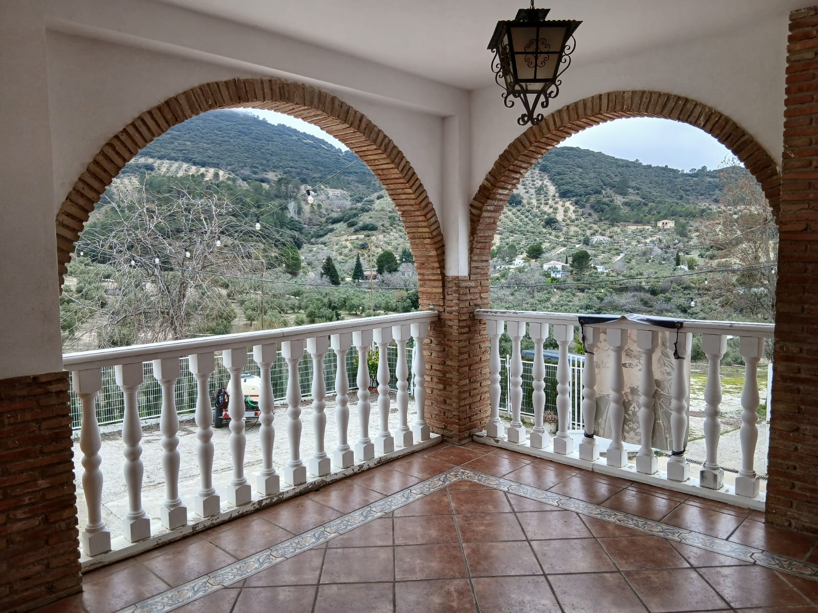Espacio exterior cubierto para disfrutar del paisaje